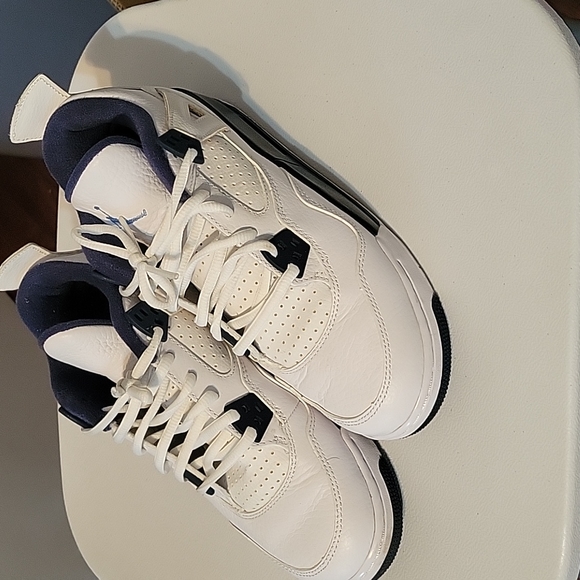 Nike Other - Air Jordans, size 5 youth, EUC🎉🎊